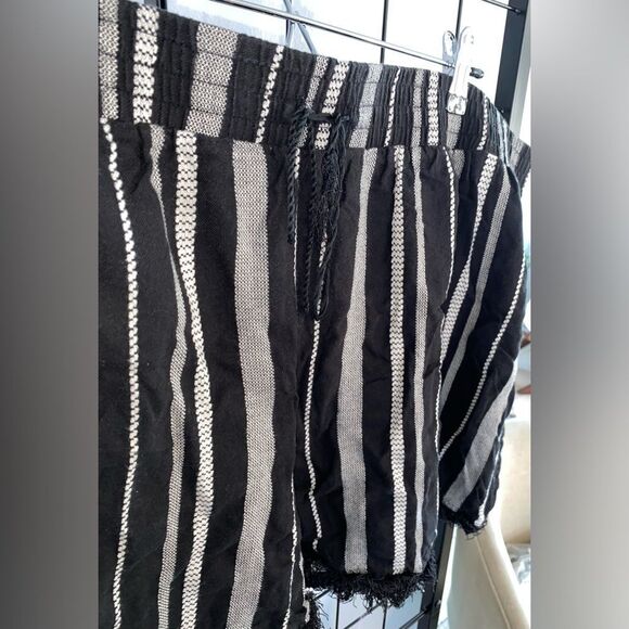 Lane Bryant plus sized striped black shorts EUC - Picture 2 of 6